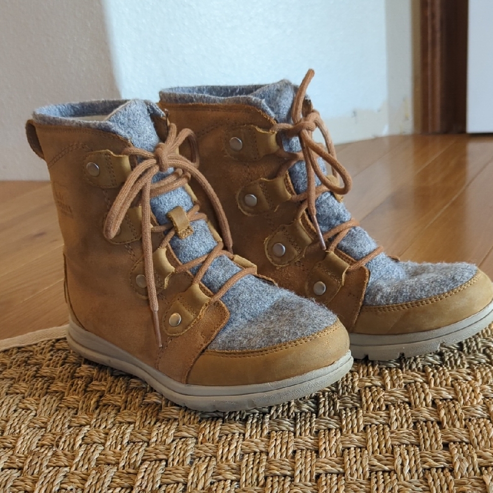 Sorel Tan and Gray Women's Boots